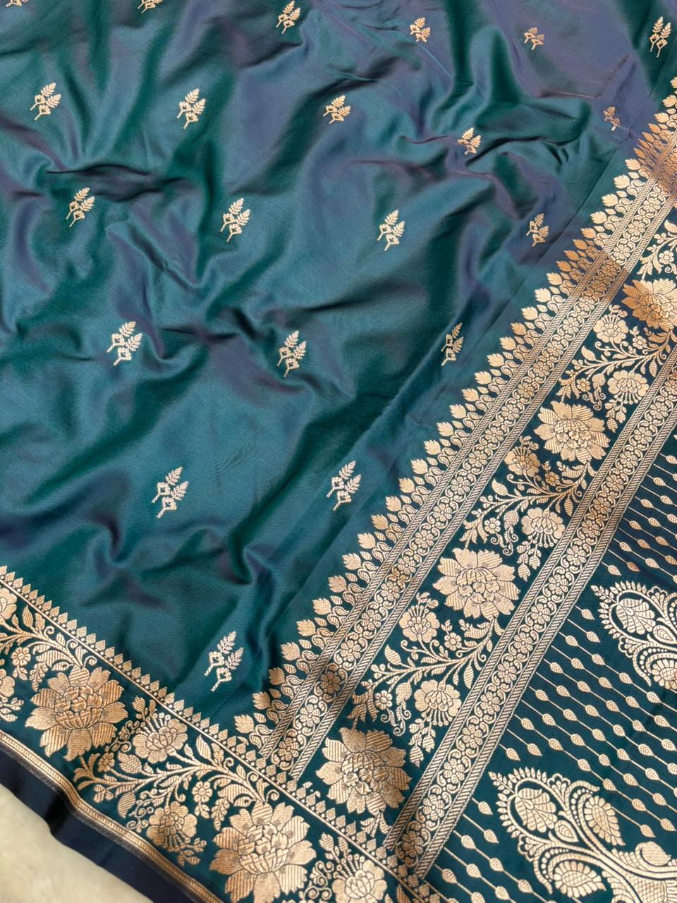 Saree Mahsru Silk Buti Wine