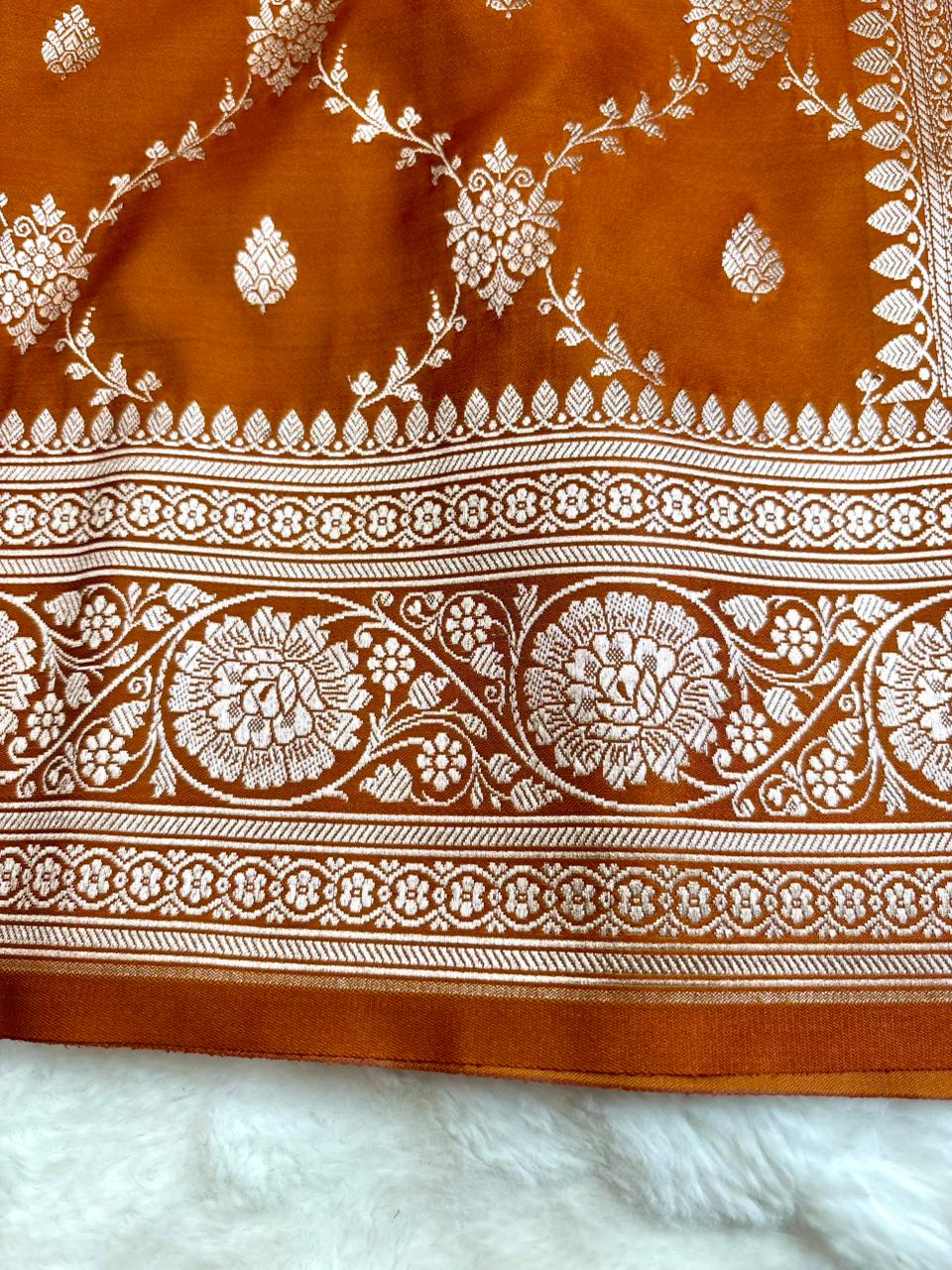 Saree Mashru Silk Jaal & Buti