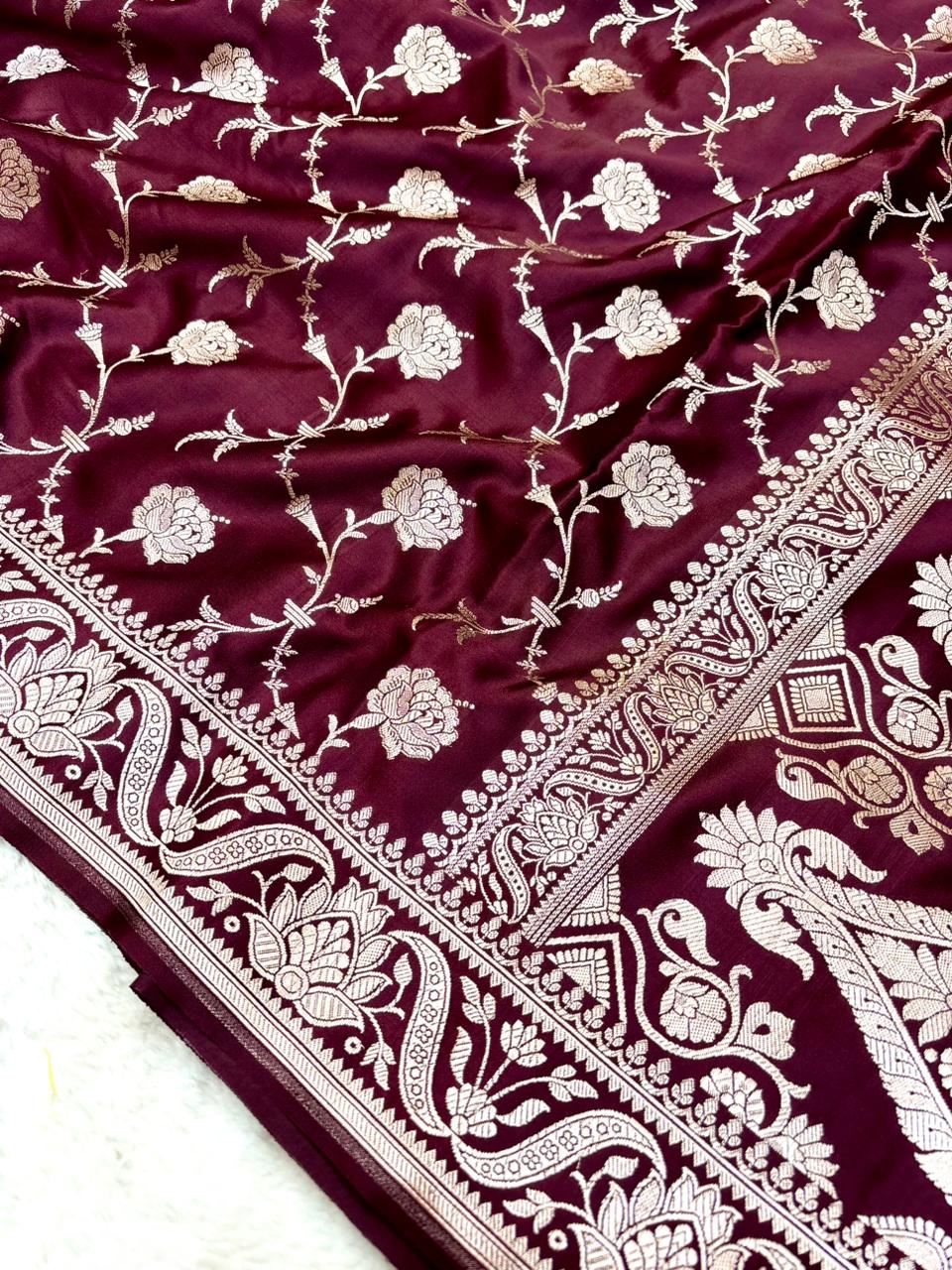 Saree Mashru Silk Jaal lotus border