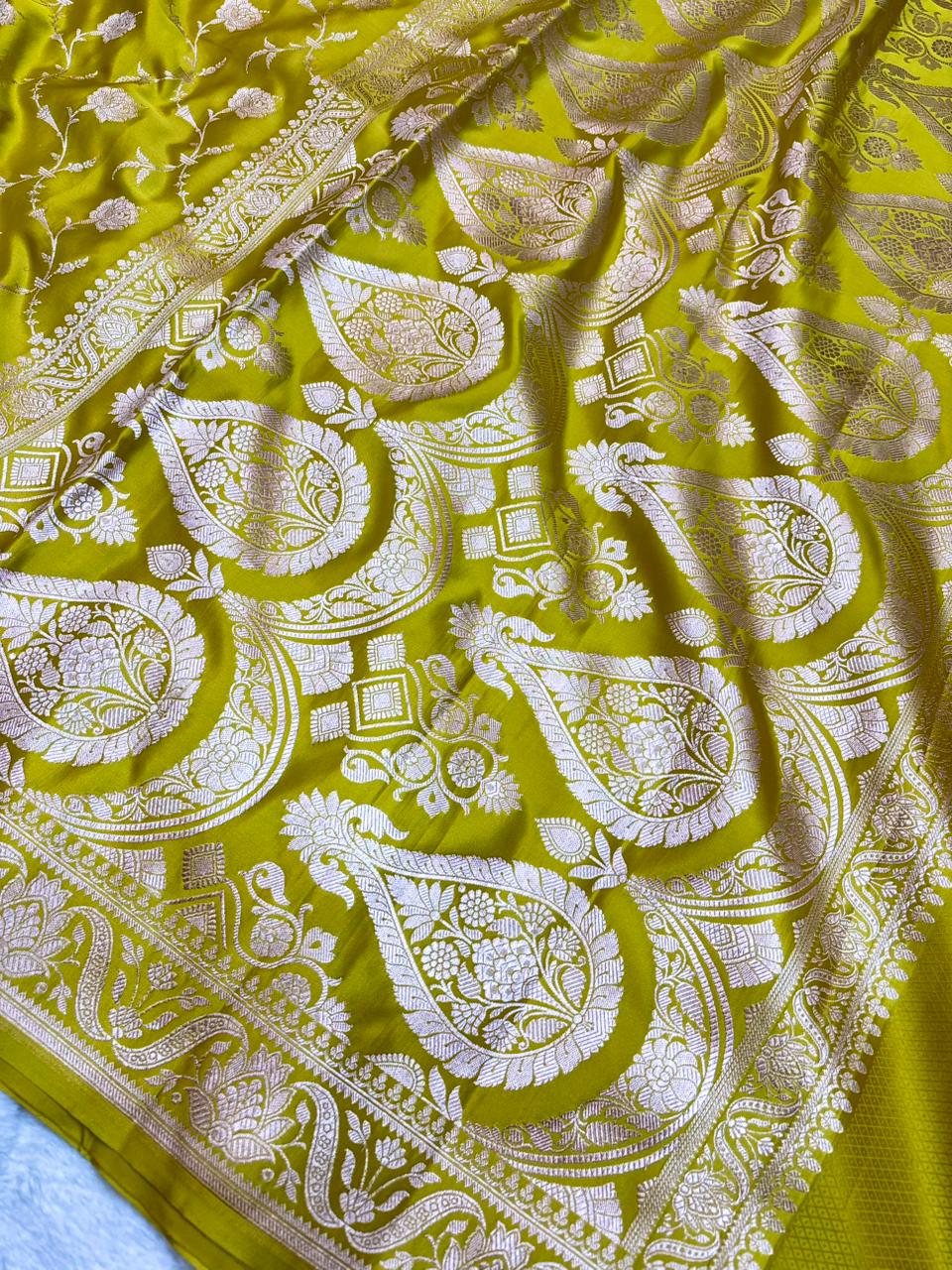 Saree Mashru Silk Jaal lotus border