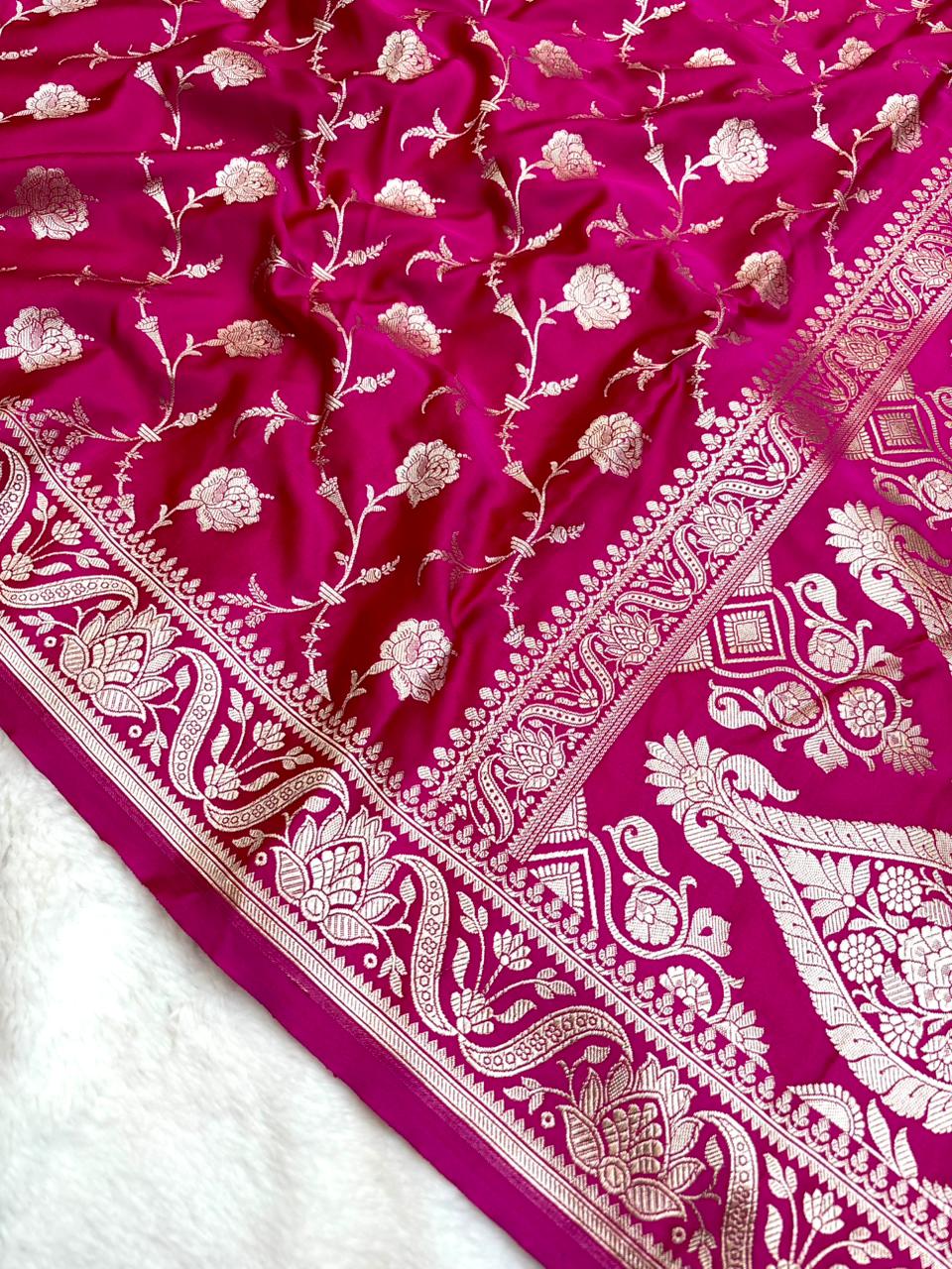 Saree Mashru Silk Jaal lotus border
