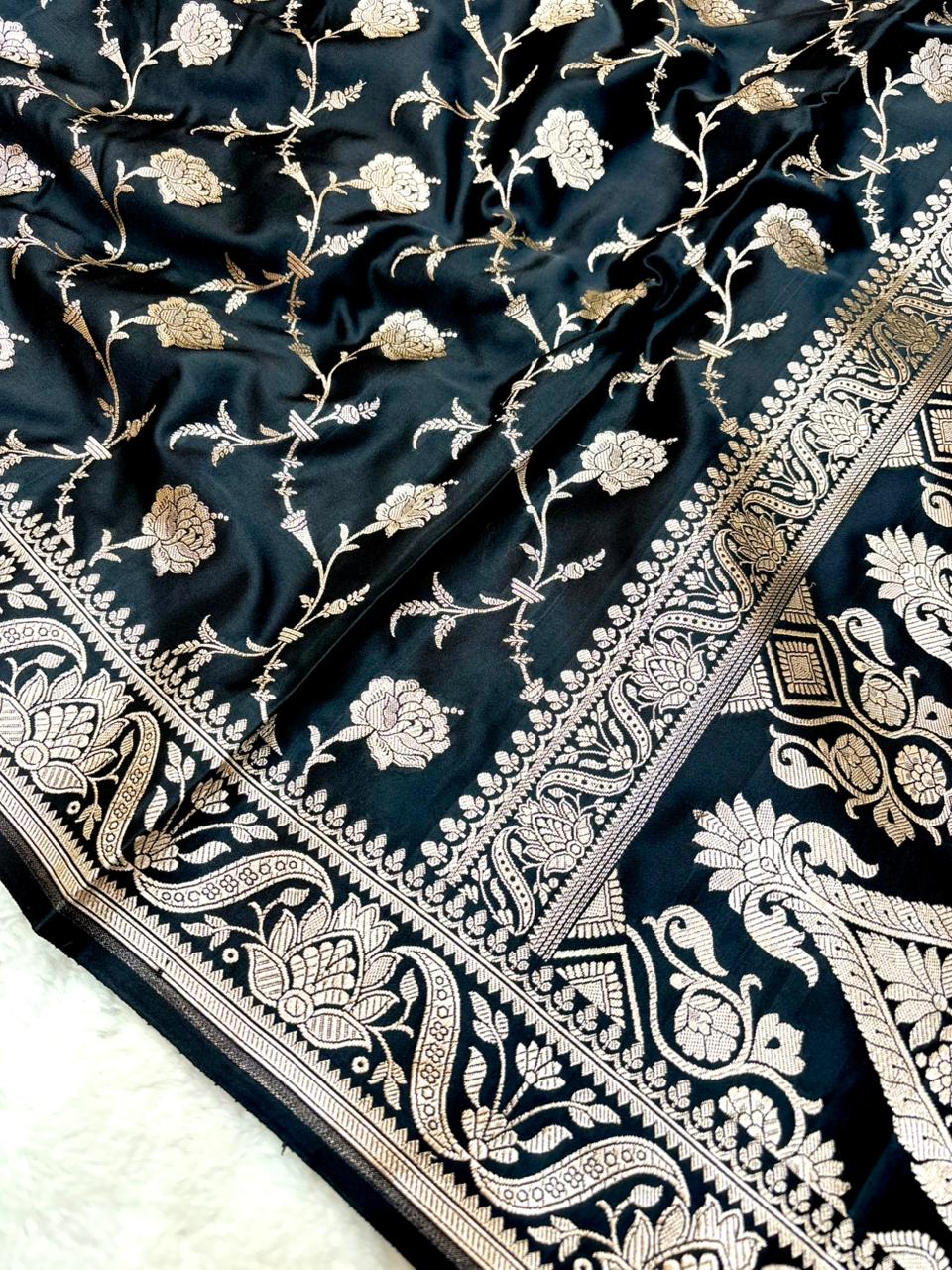 Saree Mashru Silk Jaal lotus border