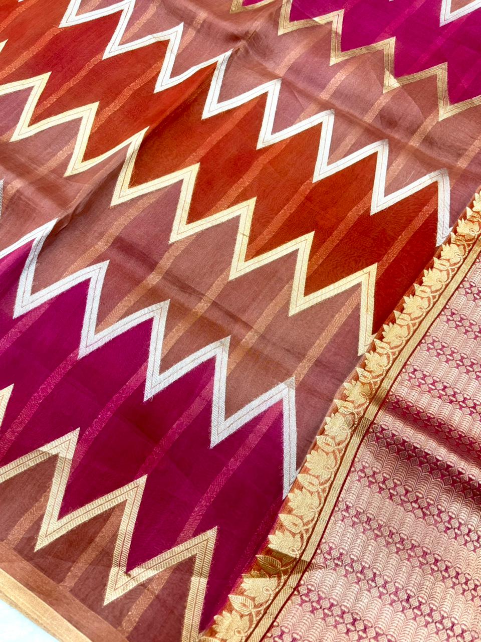 Saree Pure Banarasi Kora Silk borderless Zig-Zag Jaal Rangkat
