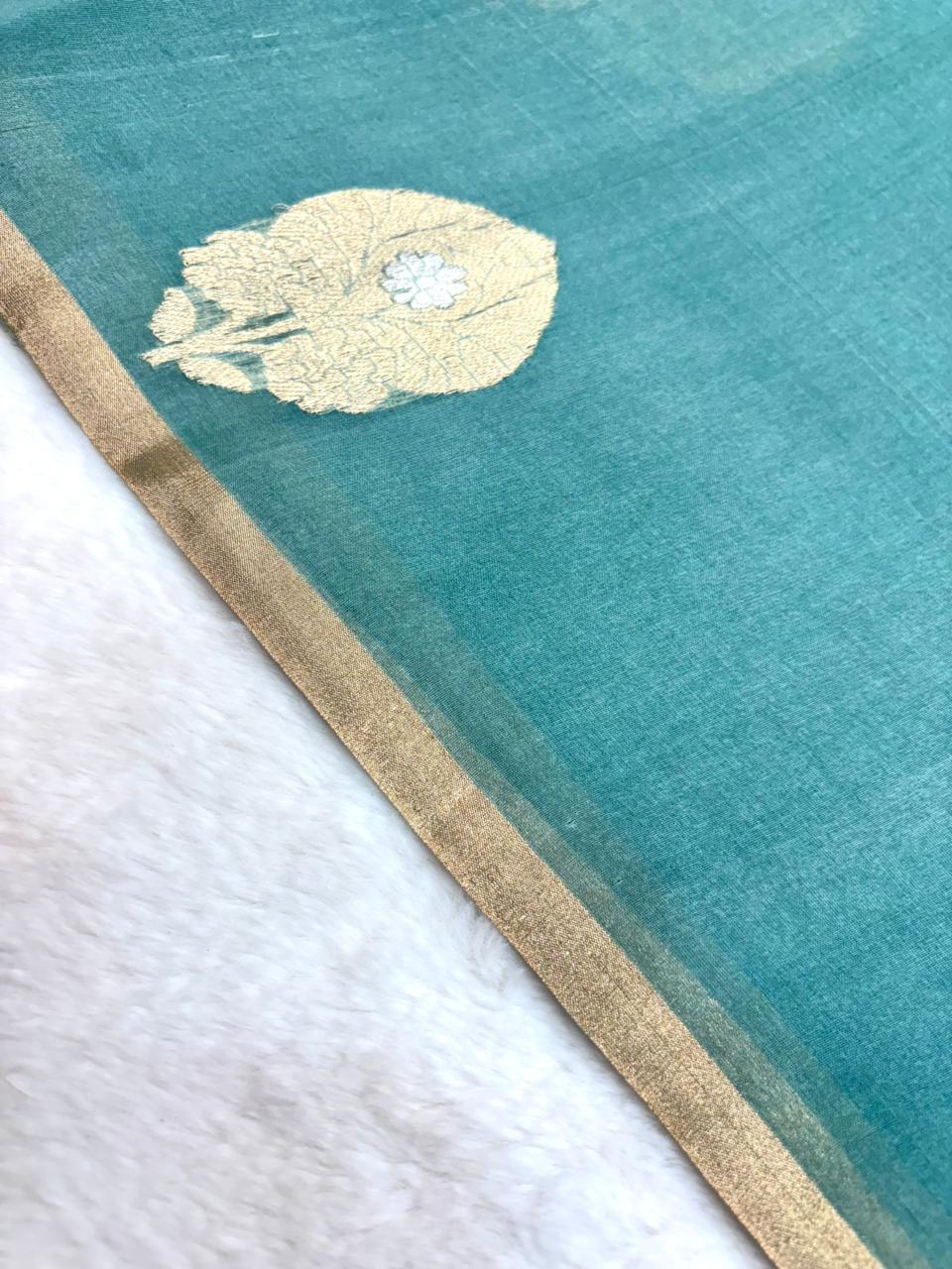 Saree Pure Banarasi Kora Silk borderless buta