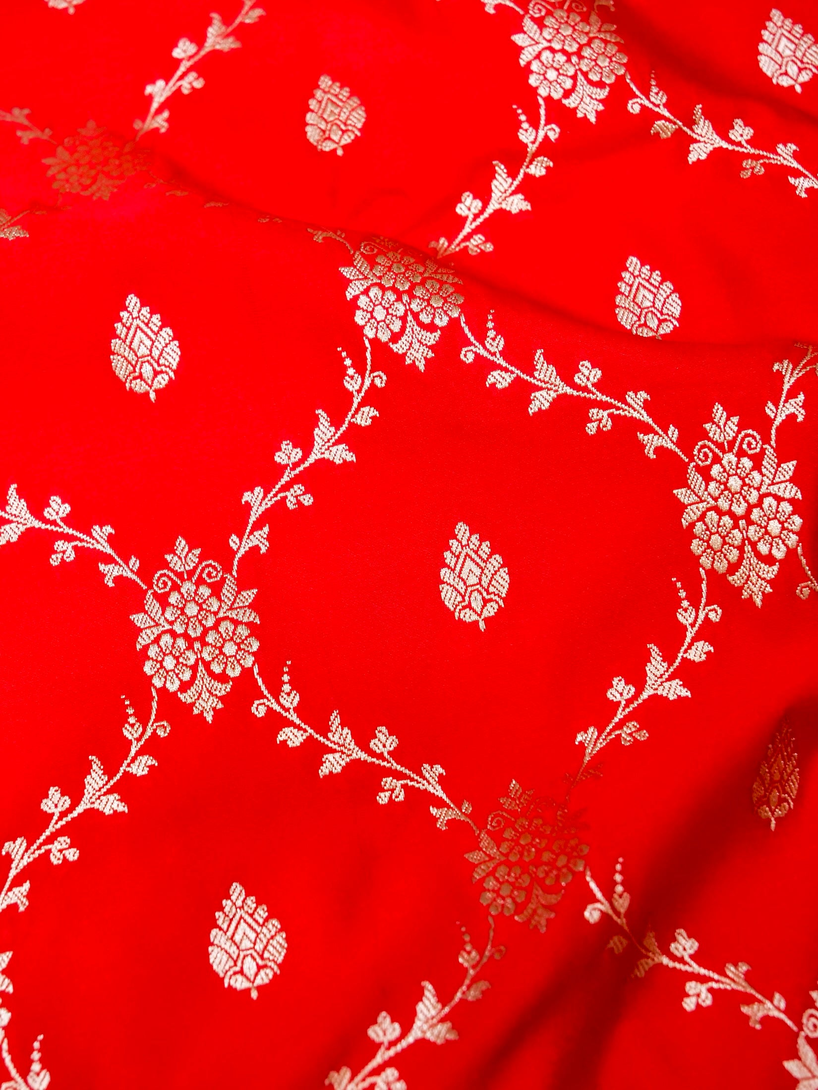 Banarasi Mashru Silk Jall in vibrant red