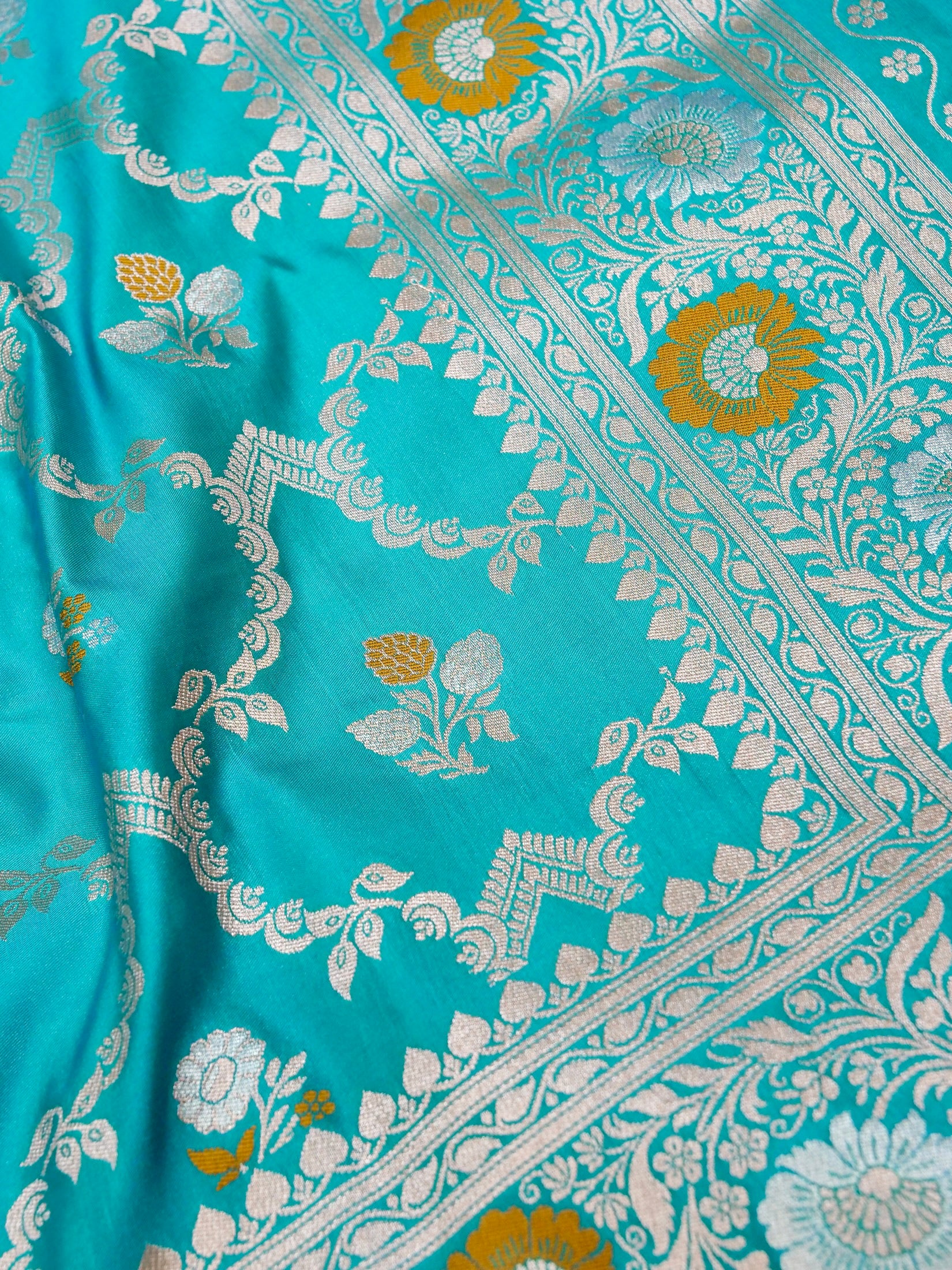 Banarasi Katan Mina Jall